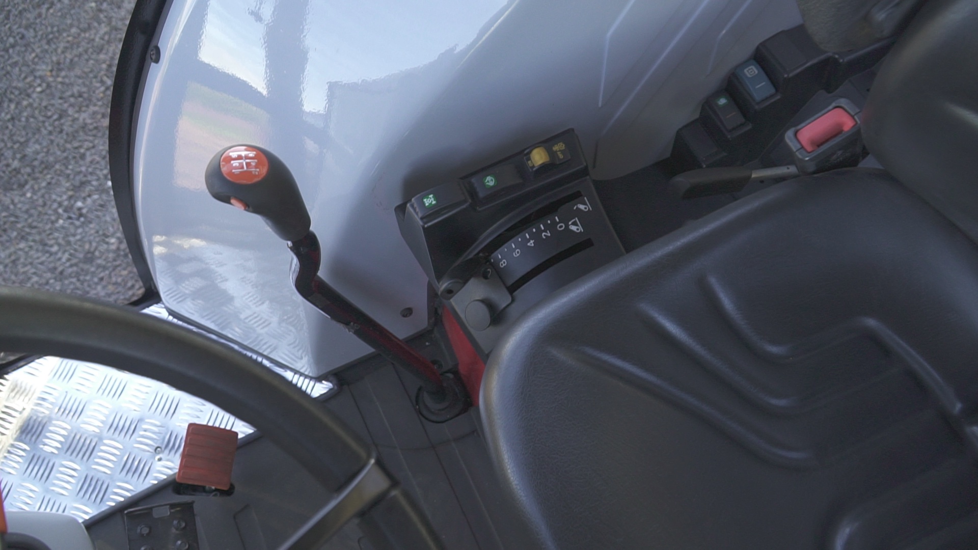 Trator-Massey-interior-10