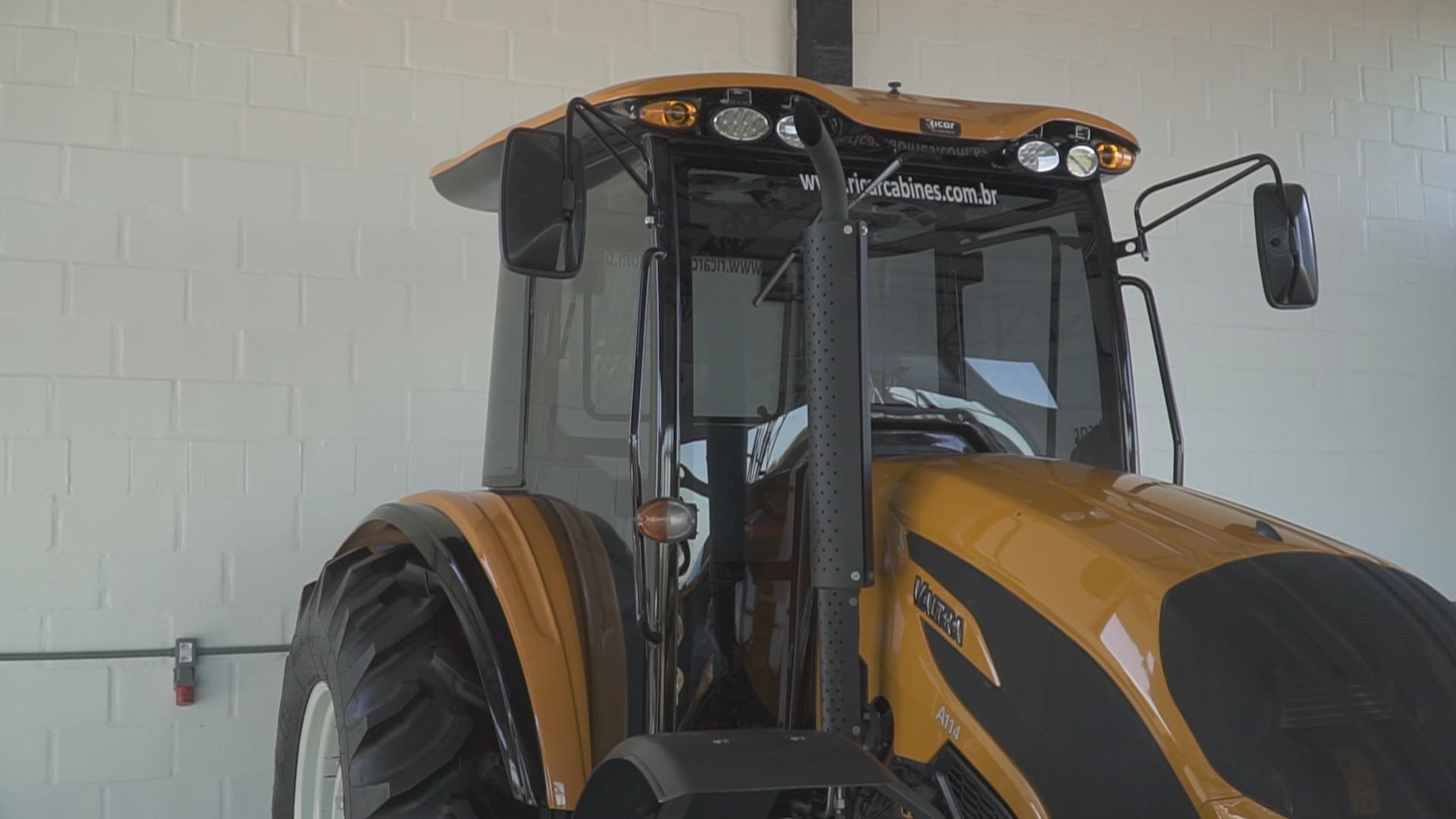Trator-Valtra-2