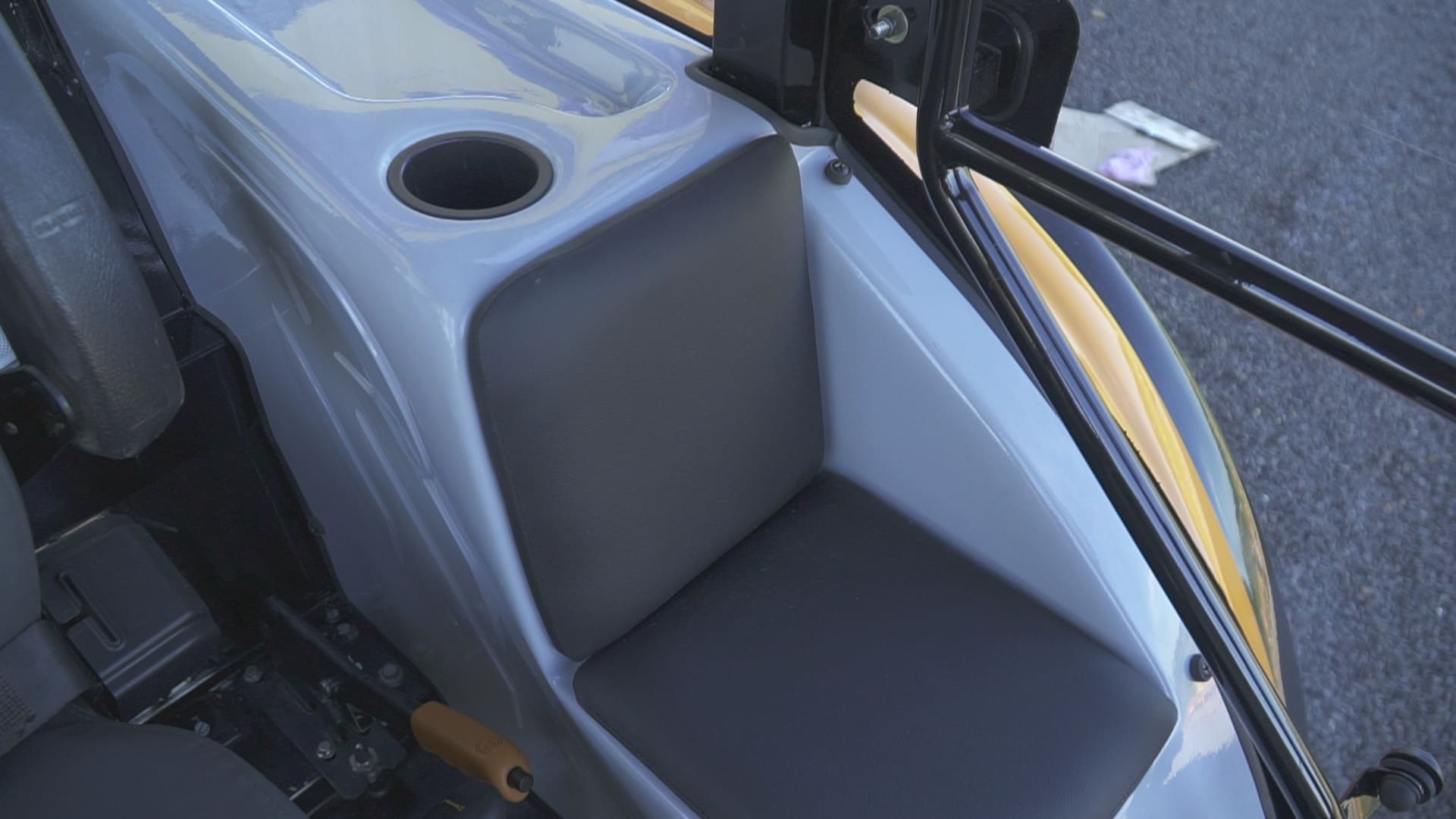 Trator-Valtra-28