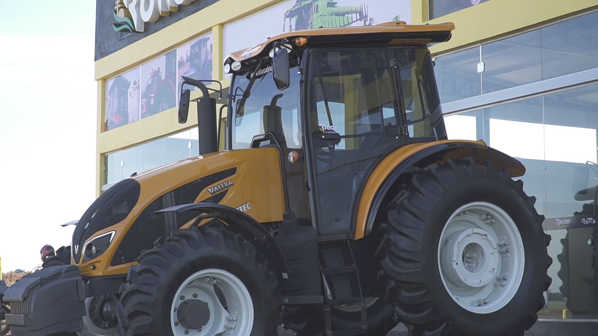 Trator-Valtra-37